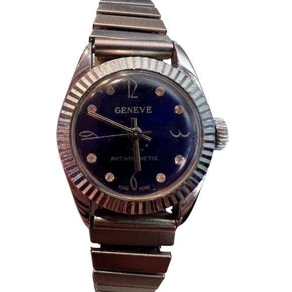 Vintage Genève 17 Jewel Ladies Hand Wind Watch Blue Dial Antimagnetic Runs HK